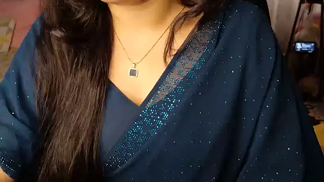 Snapshot of Spice-Summi chatting on 07.10.26 Spice-Summi online show from 07.10.26