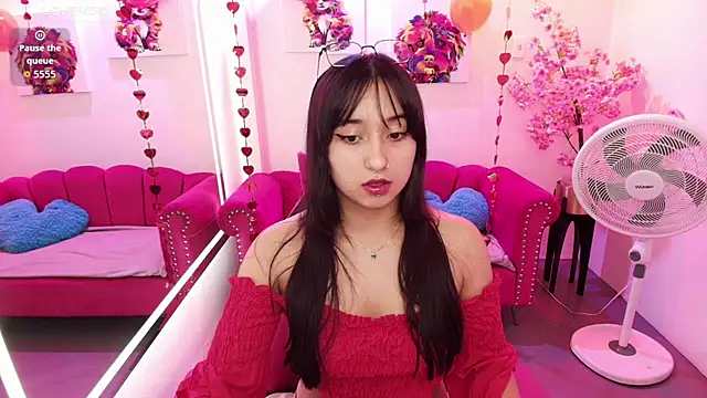 Snapshot of Miss_dolly_ chatting on 02.11.26 Miss dolly online show from 02.11.26