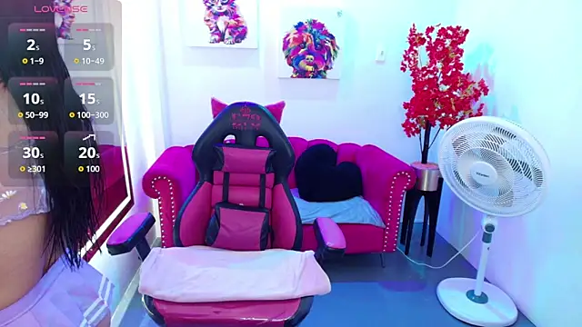 Snapshot of Miss_dolly_ chatting on 04.08.26 Miss dolly online show from 04.08.26