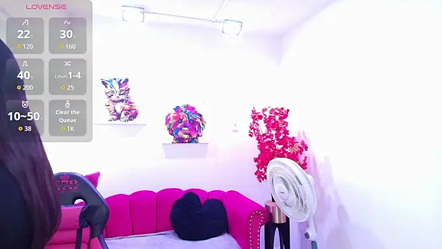 Snapshot of Miss_dolly_ chatting on 04.10.26 Miss dolly online show from 04.10.26