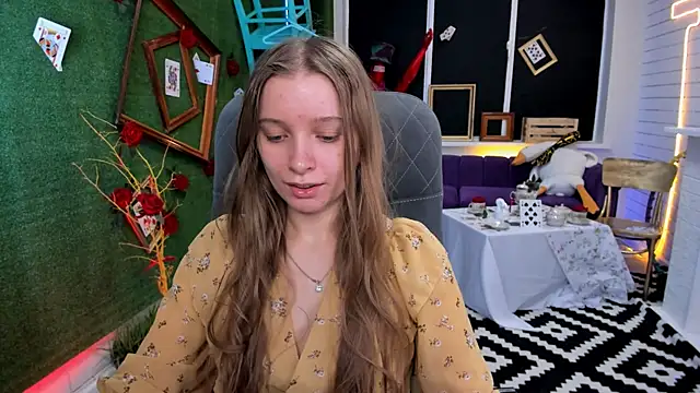 MayaSinabon online show from 12.04.24