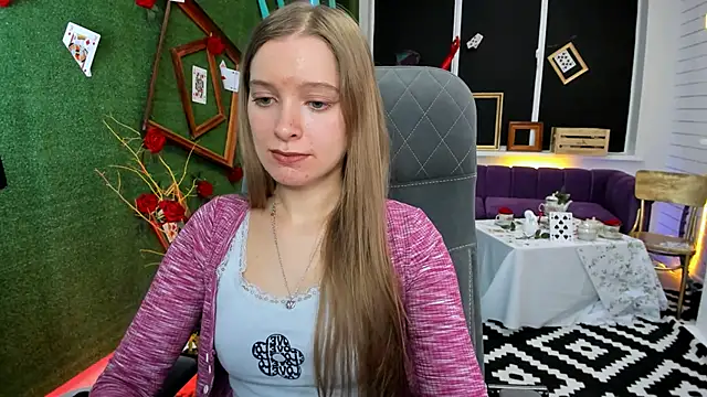 MayaSinabon online show from 12.11.24