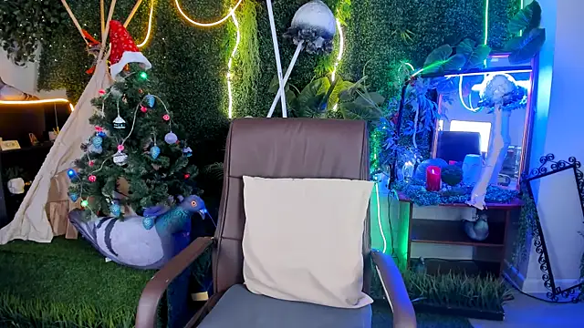 MayaSinabon online show from 12.31.24