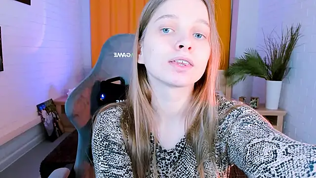 MayaSinabon online show from 01.26.25