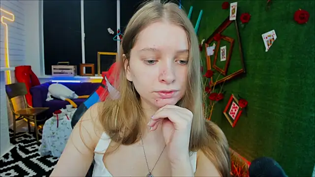 MayaSinabon online show from 02.23.25