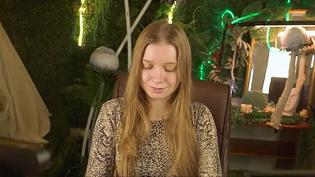 MayaSinabon online show from 03.18.25