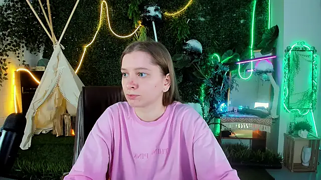 MayaSinabon online show from 09.10.25