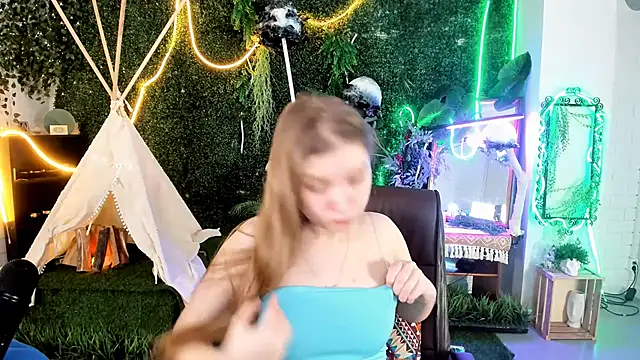 MayaSinabon online show from 10.12.25