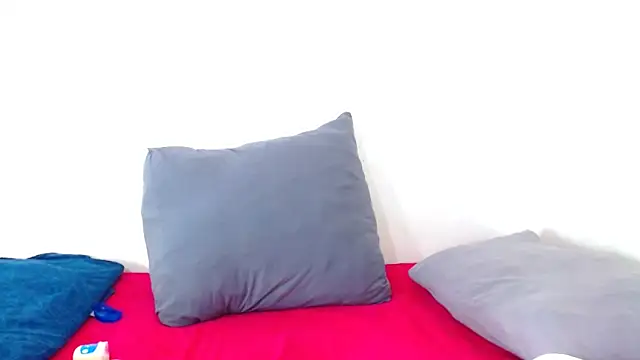 HotSmallTits online show from 12.18.25