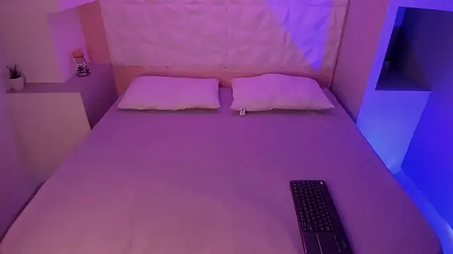 RenataEvans online show from 10.22.25