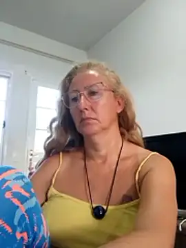 Snapshot of MILEIDE980 chatting on 02.27.26 MILEIDE980 online show from 02.27.26