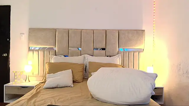 Snapshot of KimGeorgia_ chatting on 11.28.25 KimGeorgia online show from 11.28.25