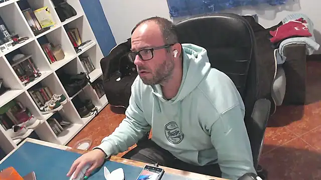 ravingr4d4 online show from 11.15.25