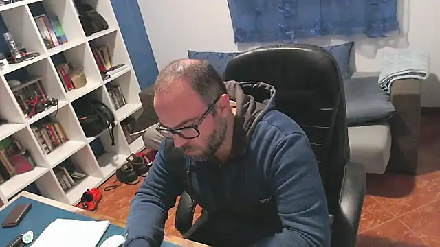 ravingr4d4 online show from 11.19.25