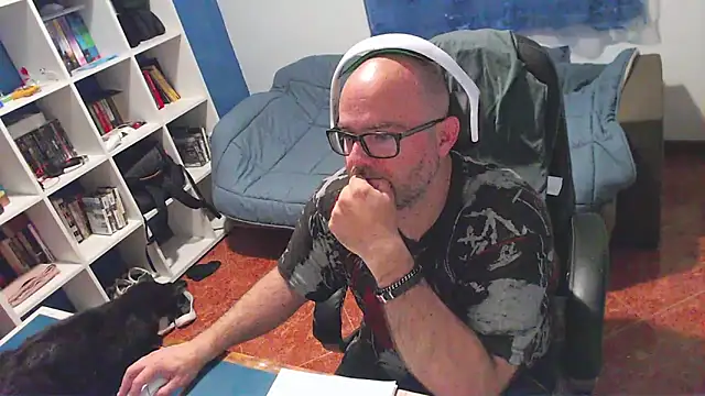 Snapshot of ravingr4d4 chatting on 04.28.26 ravingr4d4 online show from 04.28.26