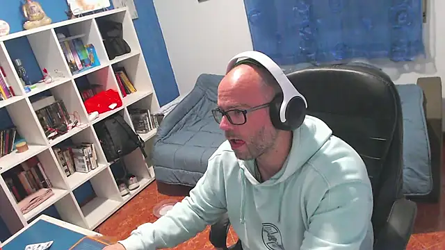 Snapshot of ravingr4d4 chatting on 05.03.26 ravingr4d4 online show from 05.03.26