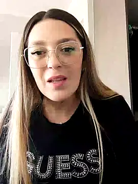 Snapshot of Daniela77771 chatting on 04.21.26 Daniela77771 online show from 04.21.26