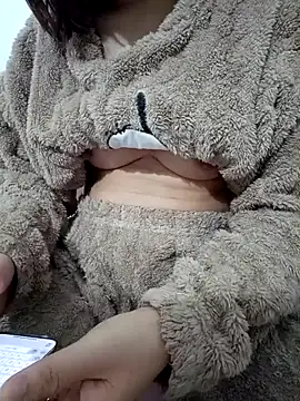 Snapshot of SweetGirl2k2 chatting on 11.13.25 SweetGirl2k2 online show from 11.13.25