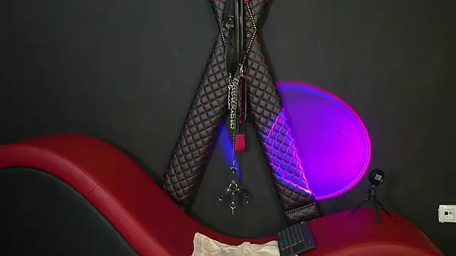 CelineConner online show from 04.03.26