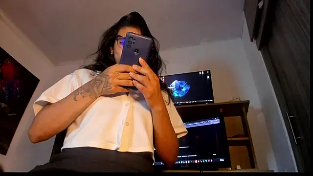 kaamilah online show from 10.15.25