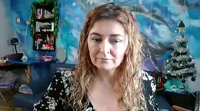Snapshot of Helen1974 chatting on 01.04.25 Helen1974 online show from 01.04.25