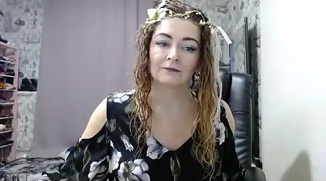 Snapshot of Helen1974 chatting on 01.22.25 Helen1974 online show from 01.22.25