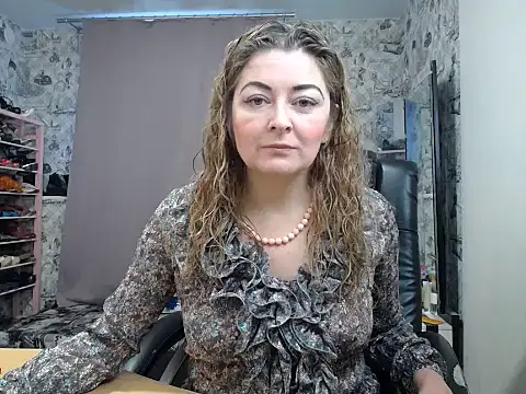 Snapshot of Helen1974 chatting on 03.03.25 Helen1974 online show from 03.03.25
