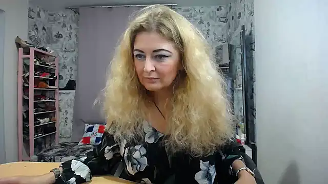 Helen1974 online show from 10.25.25