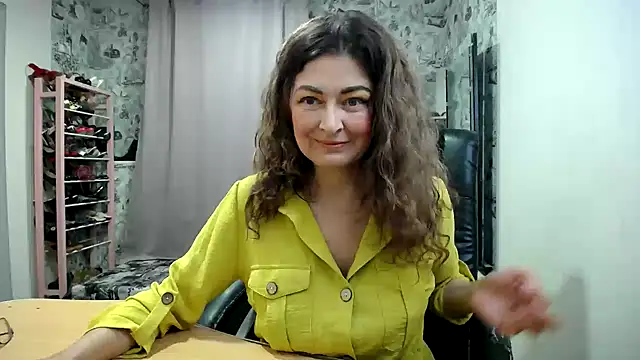 Snapshot of Helen1974 chatting on 04.27.26 Helen1974 online show from 04.27.26