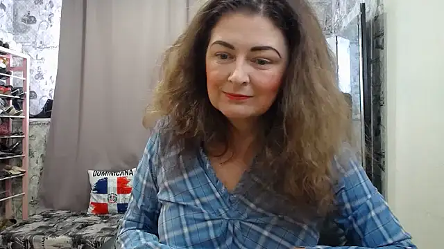 Snapshot of Helen1974 chatting on 05.08.26 Helen1974 online show from 05.08.26