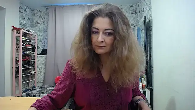 Snapshot of Helen1974 chatting on 05.21.26 Helen1974 online show from 05.21.26