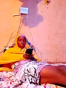 cute naimah online show from 11.19.25