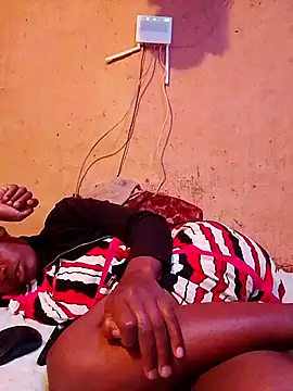 cute naimah online show from 12.13.25