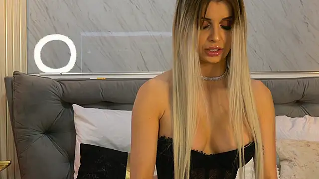 Snapshot of MiaCharm chatting on 02.05.26 MiaCharm online show from 02.05.26