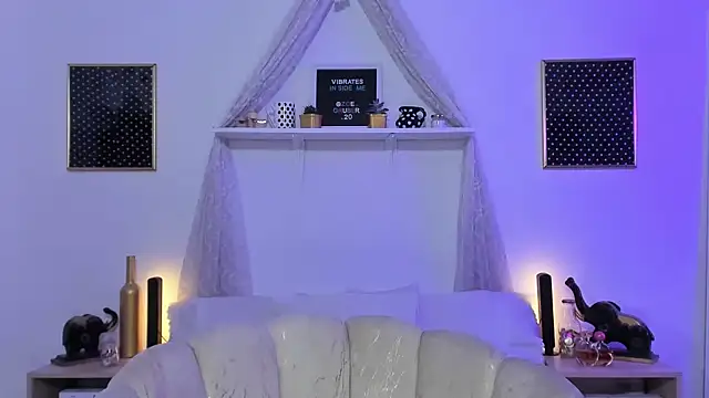 Zoe Gruber online show from 10.04.25