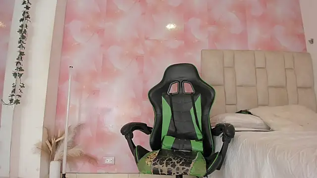 emily lean  online show from 03.31.26