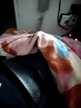 Snapshot of Eduardoxxx51 chatting on 10.23.25 Eduardoxxx51 online show from 10.23.25