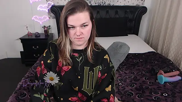 DaisieMaeXO online show from 02.20.26