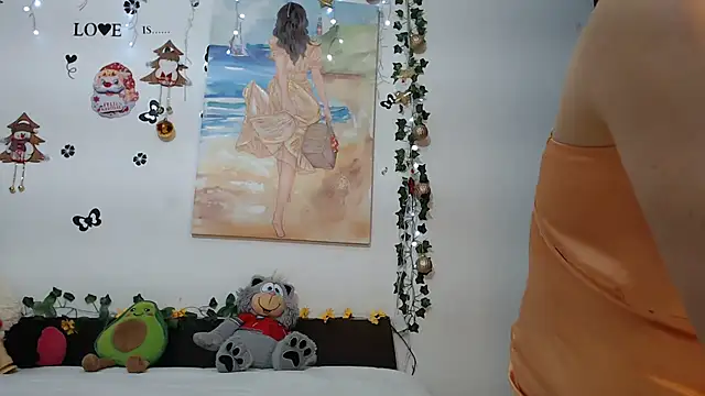 Snapshot of malusexy33 chatting on 12.16.24 malusexy33 online show from 12.16.24