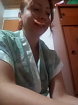 Snapshot of malusexy33 chatting on 02.14.25 malusexy33 online show from 02.14.25