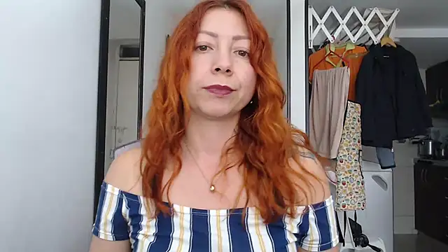 Snapshot of malusexy33 chatting on 03.12.25 malusexy33 online show from 03.12.25