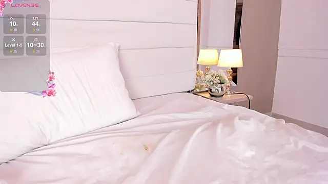 Lilly 2809  online show from 02.21.25