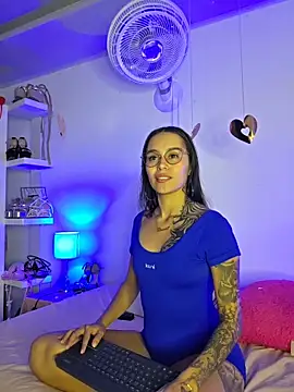 Snapshot of thamaral1 chatting on 03.25.26 thamaral1 online show from 03.25.26