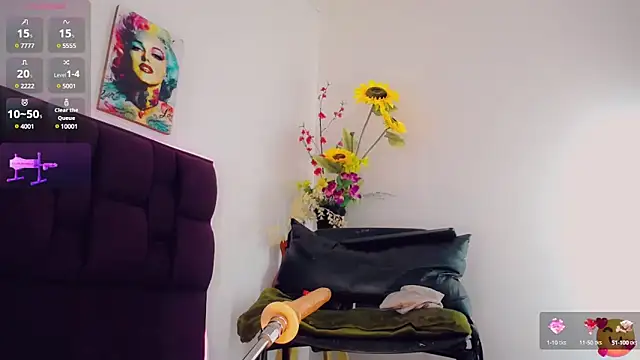 Snapshot of _ChanellR_ chatting on 02.08.25  ChanellR  online show from 02.08.25