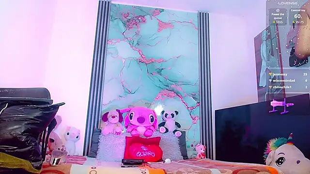 Snapshot of _ChanellR_ chatting on 09.23.25  ChanellR  online show from 09.23.25