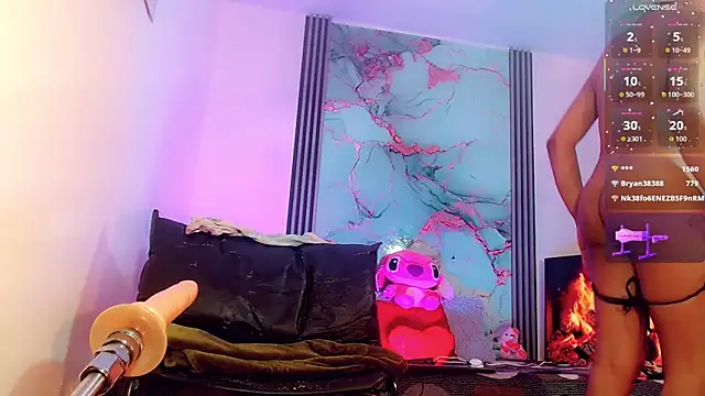 Snapshot of _ChanellR_ chatting on 10.20.25  ChanellR  online show from 10.20.25