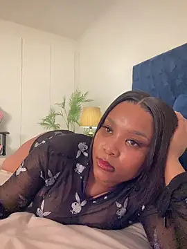 Snapshot of Stunning_Booty chatting on 06.28.26 Stunning Booty online show from 06.28.26