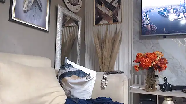 Snapshot of ThickyMinajxx chatting on 02.14.26 ThickyMinajxx online show from 02.14.26