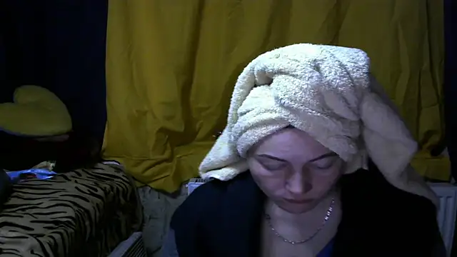 Snapshot of wLESLYMOSw chatting on 12.29.24 wLESLYMOSw online show from 12.29.24