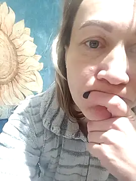 wLESLYMOSw online show from 11.30.25